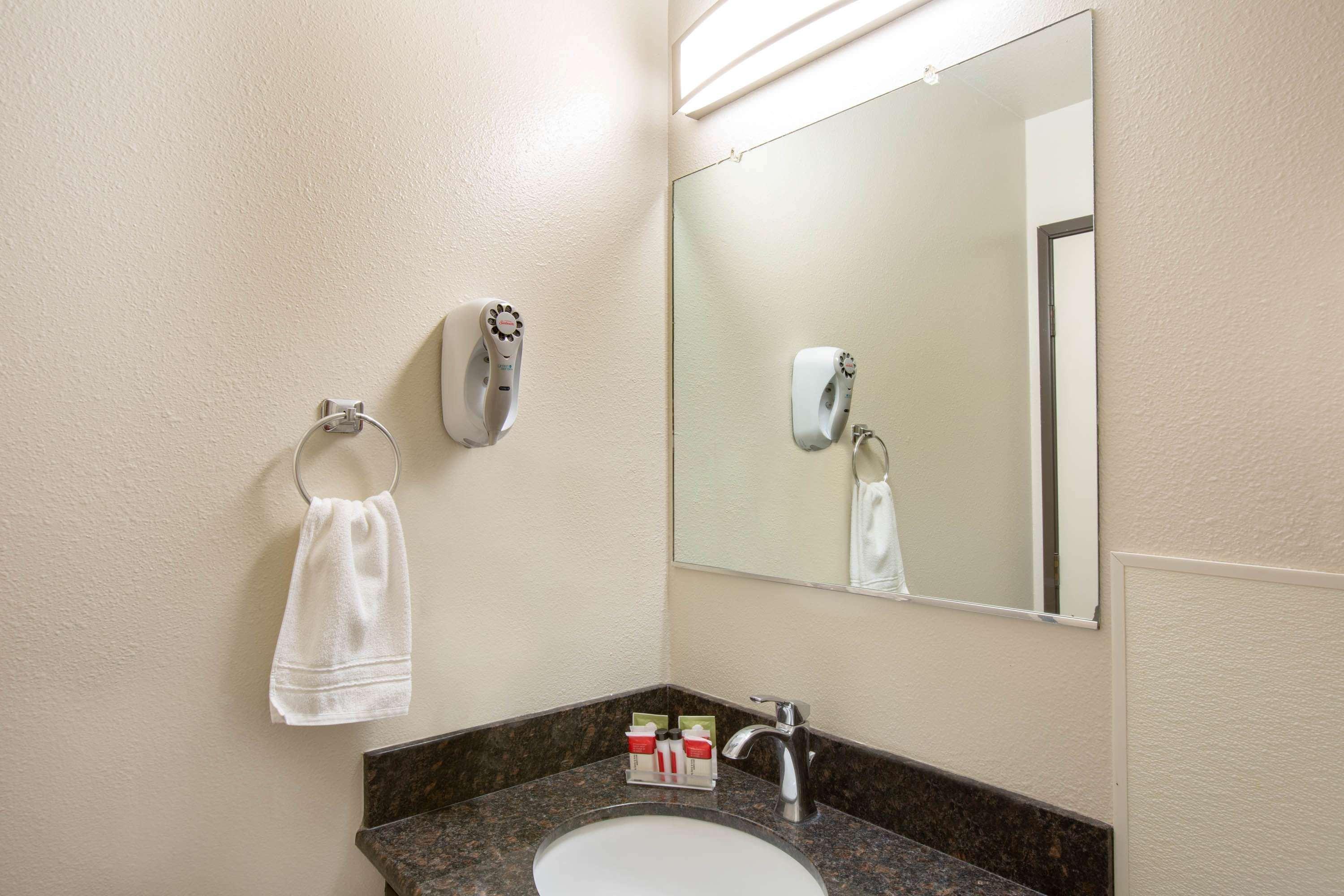 Gateway Inn & Suites Eugene-Спрингфилд Экстерьер фото