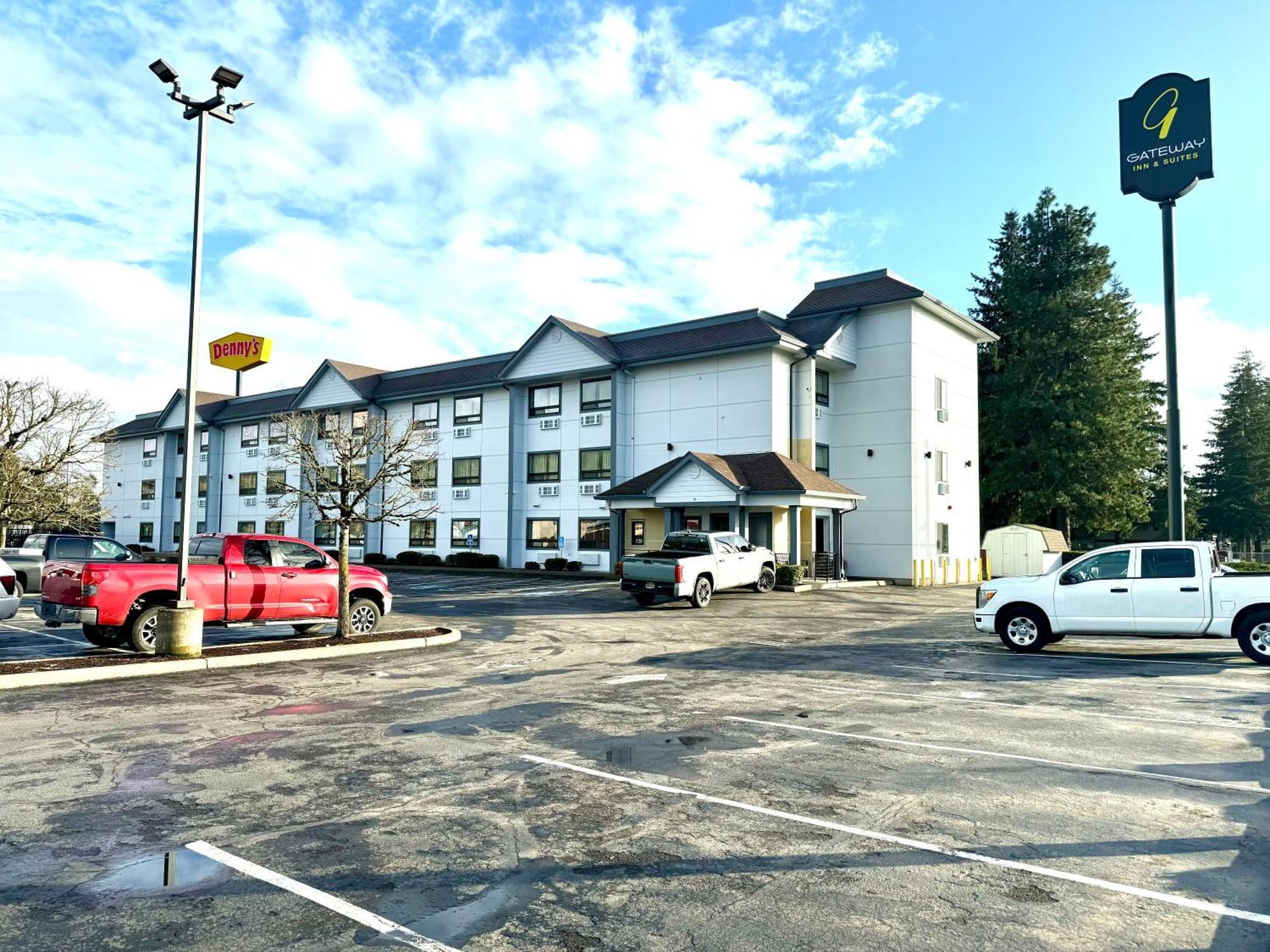 Gateway Inn & Suites Eugene-Спрингфилд Экстерьер фото
