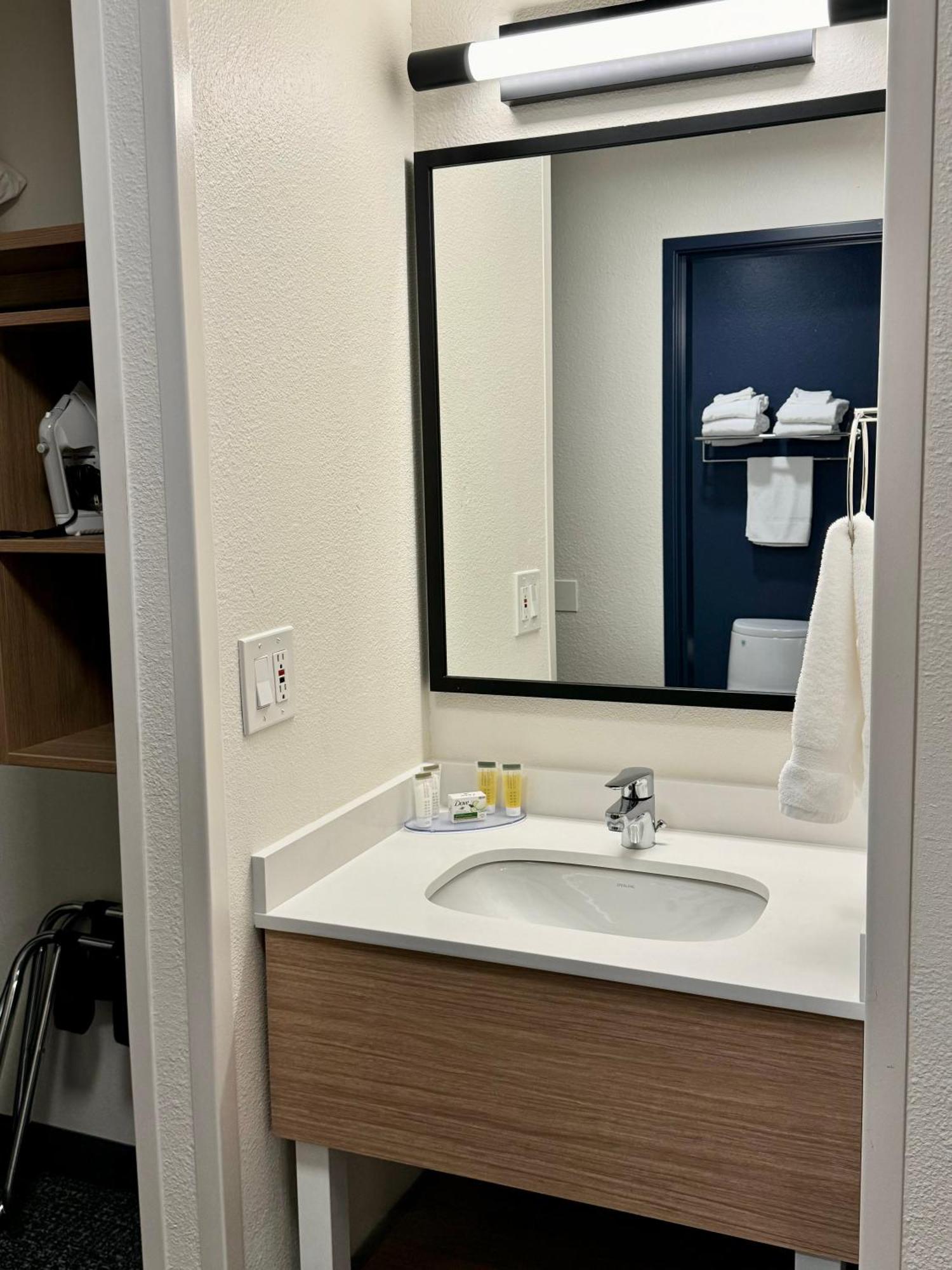 Gateway Inn & Suites Eugene-Спрингфилд Экстерьер фото